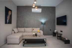 Makel Apartment
